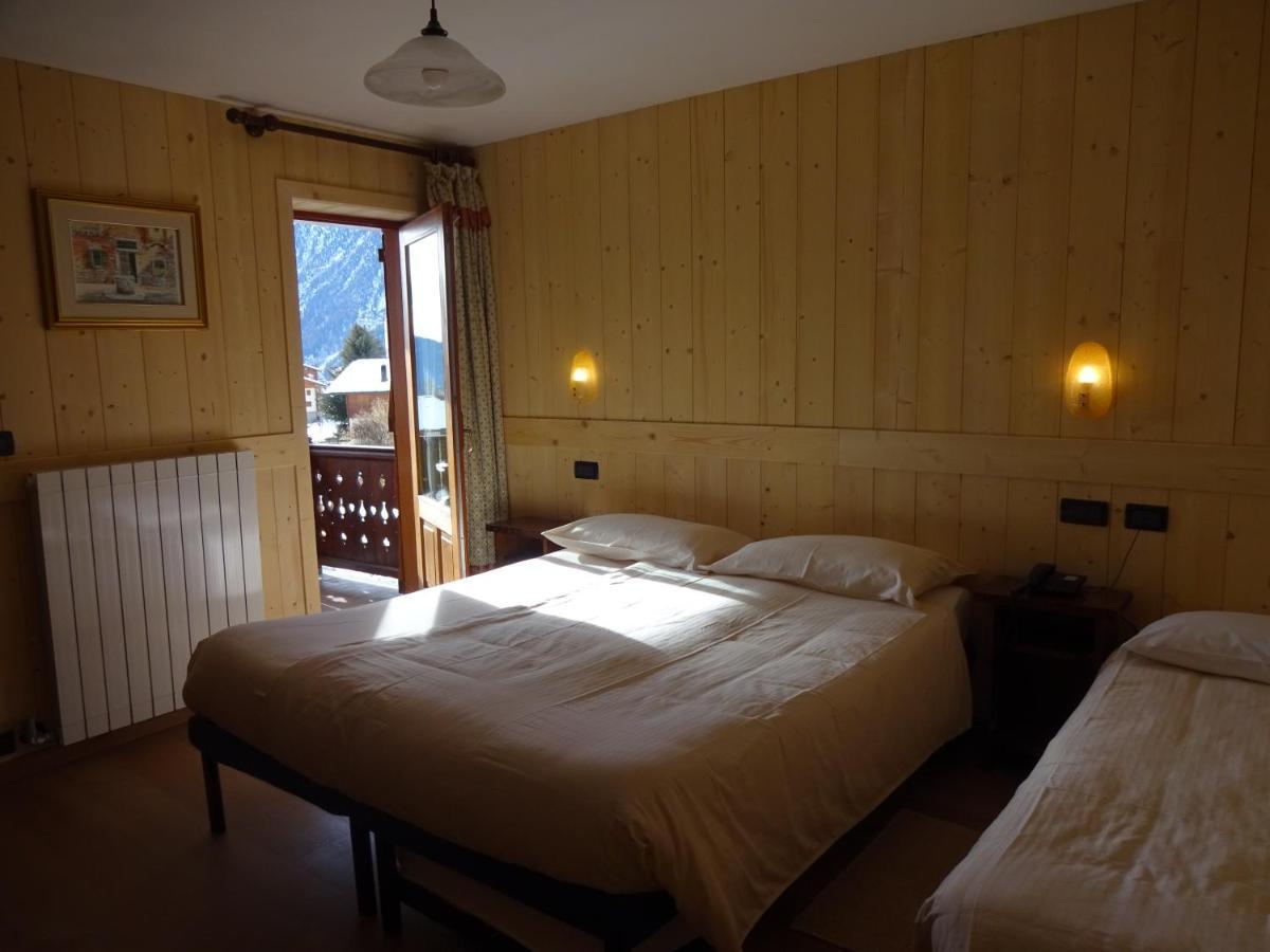 Hotel Santa San à Champoluc Extérieur photo