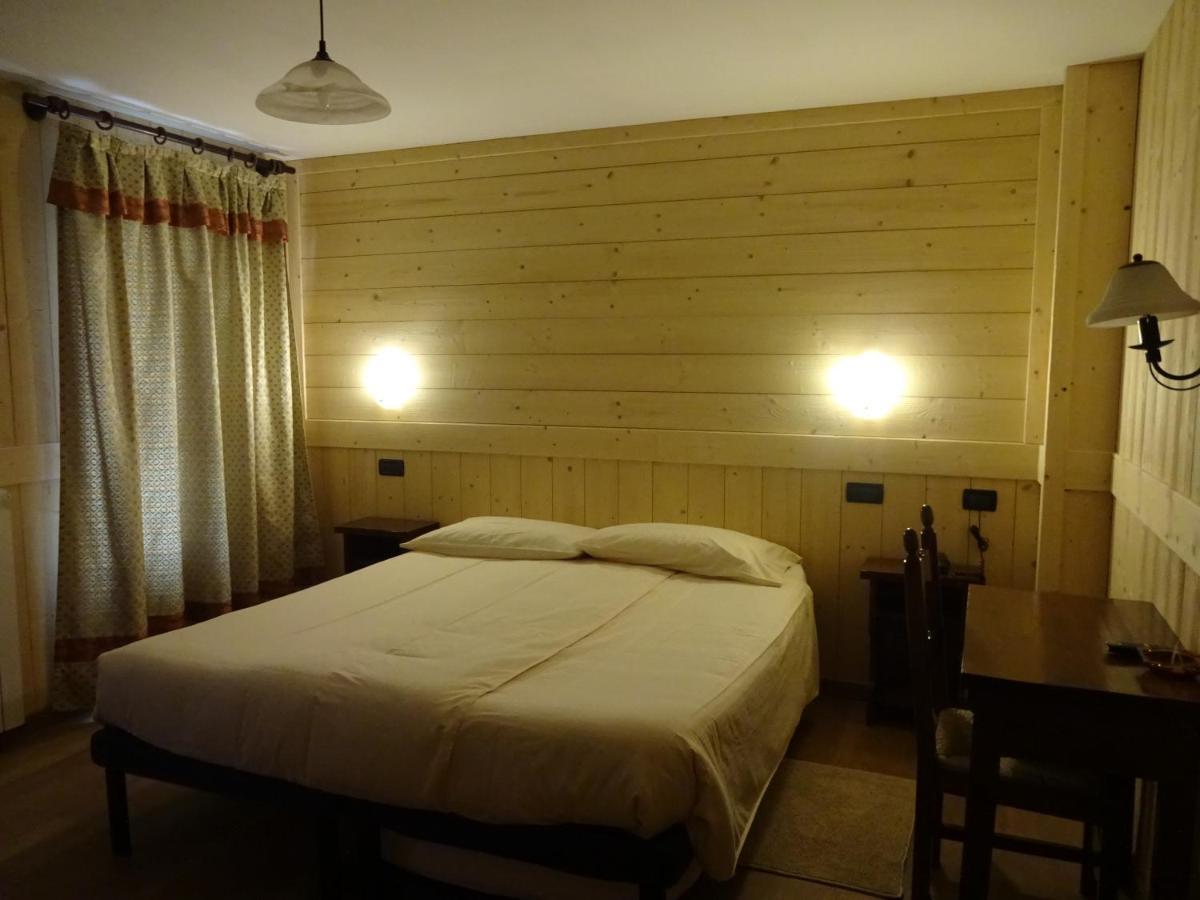 Hotel Santa San à Champoluc Extérieur photo