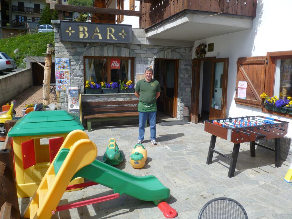 Hotel Santa San à Champoluc Extérieur photo
