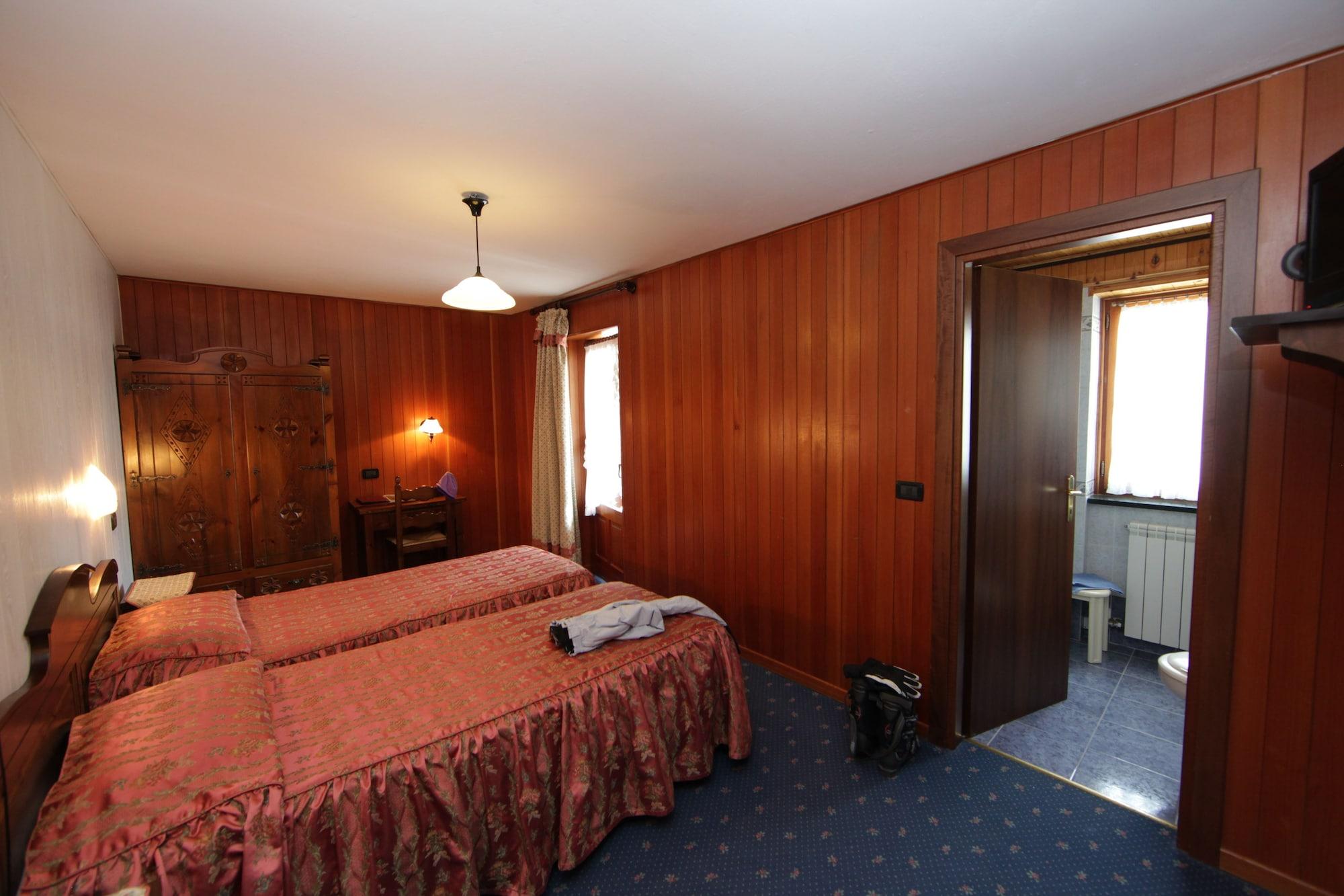 Hotel Santa San à Champoluc Extérieur photo