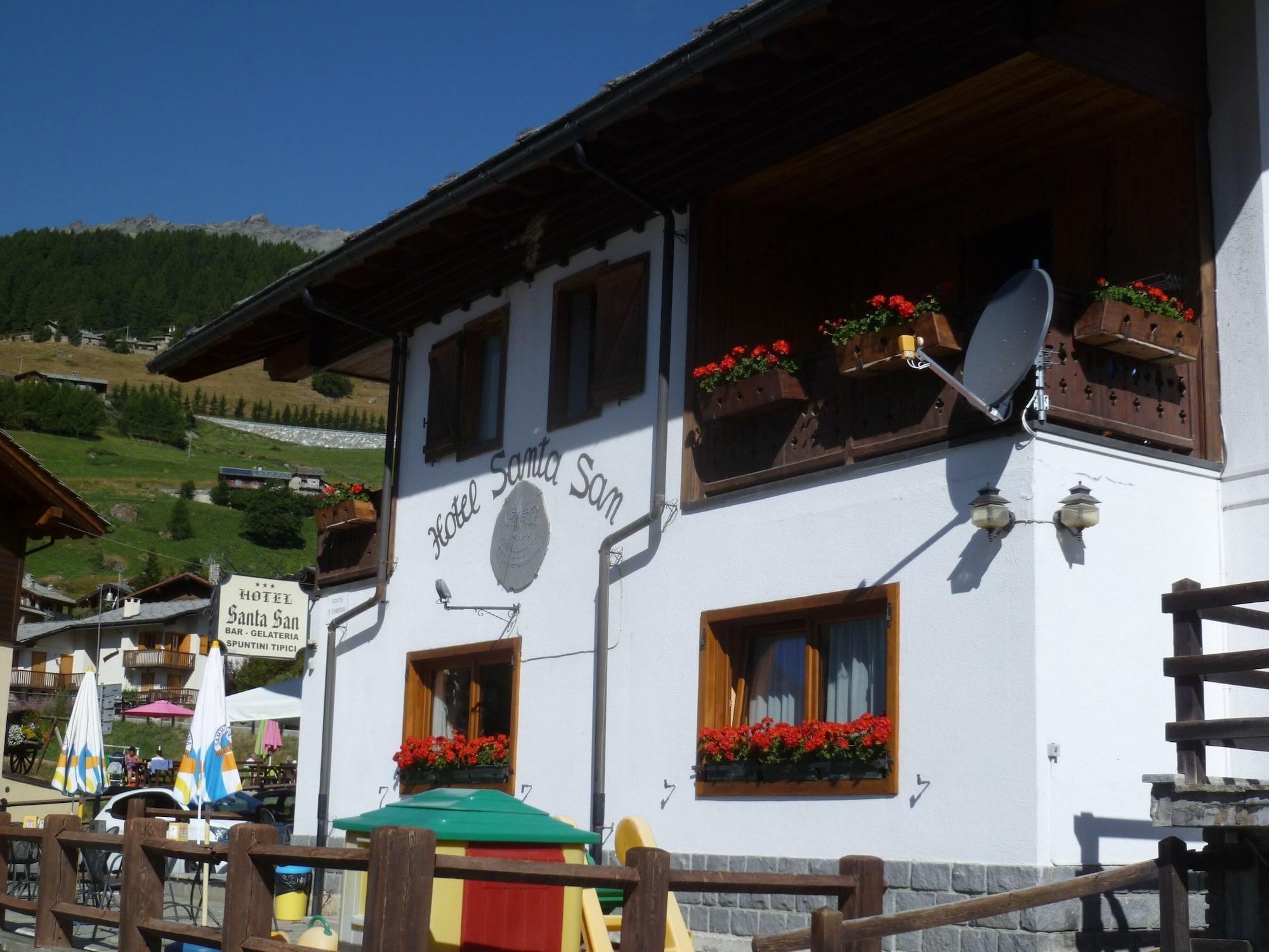 Hotel Santa San à Champoluc Extérieur photo