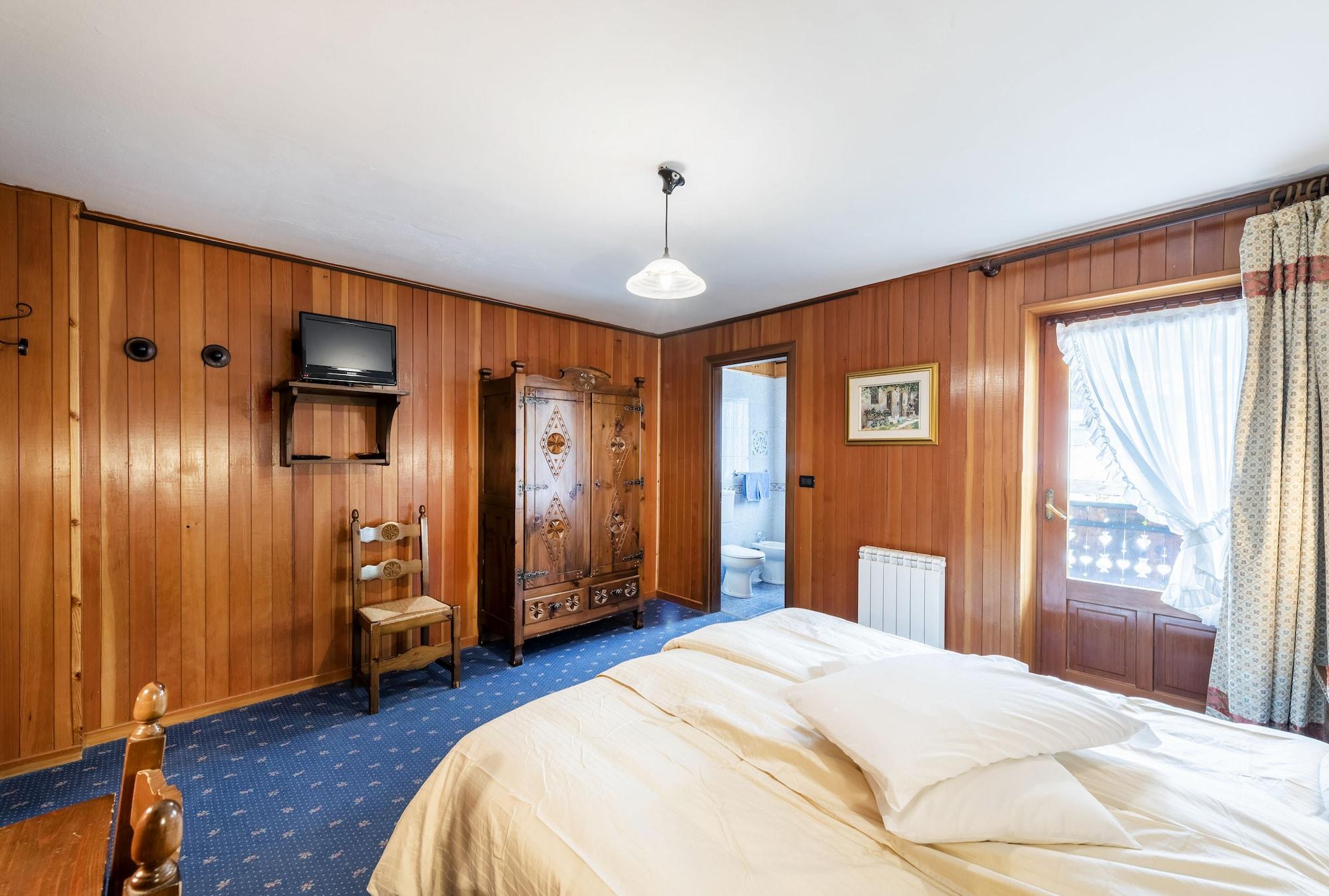 Hotel Santa San à Champoluc Extérieur photo