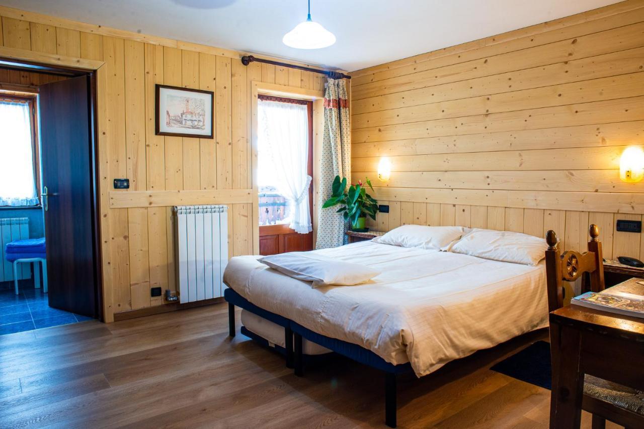Hotel Santa San à Champoluc Extérieur photo