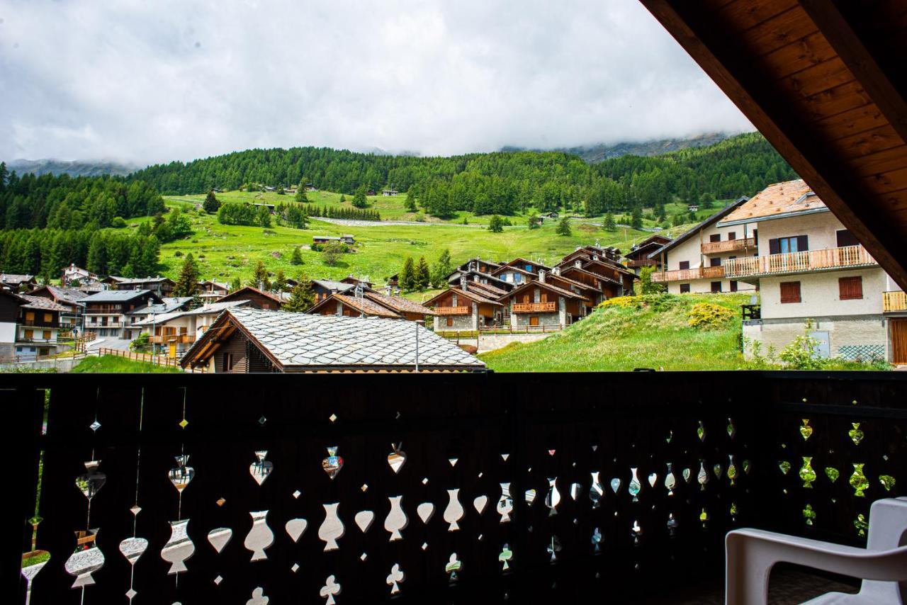 Hotel Santa San à Champoluc Extérieur photo