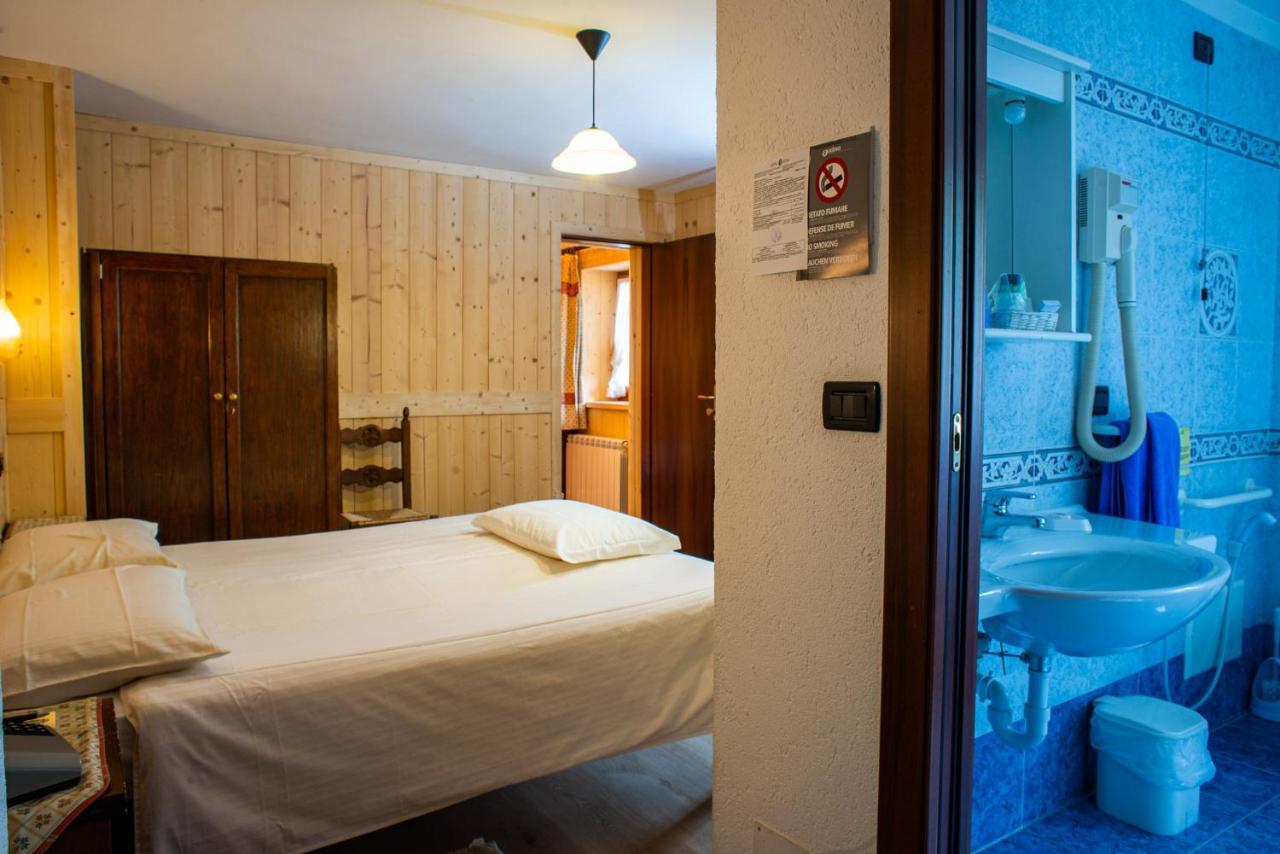 Hotel Santa San à Champoluc Extérieur photo