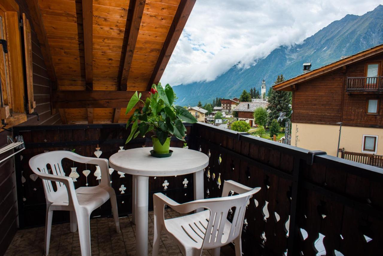 Hotel Santa San à Champoluc Extérieur photo