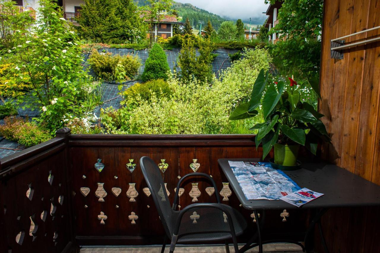 Hotel Santa San à Champoluc Extérieur photo