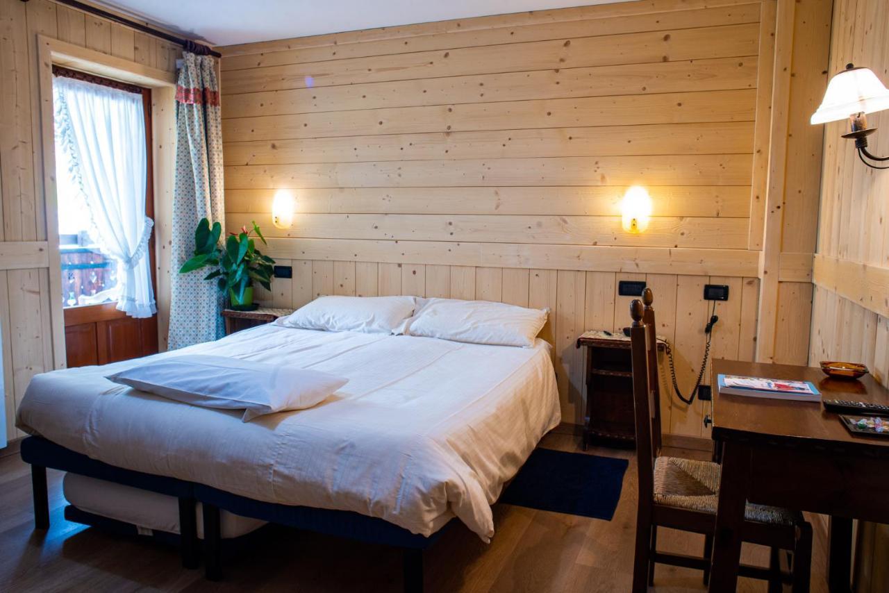 Hotel Santa San à Champoluc Extérieur photo