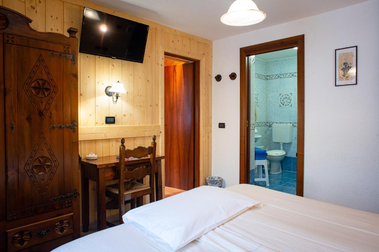 Hotel Santa San à Champoluc Extérieur photo