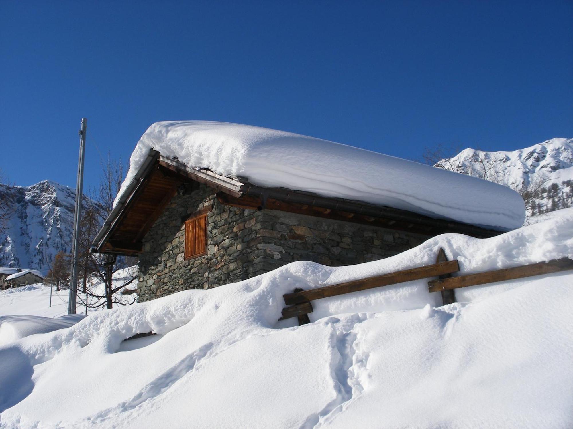 Hotel Santa San à Champoluc Extérieur photo
