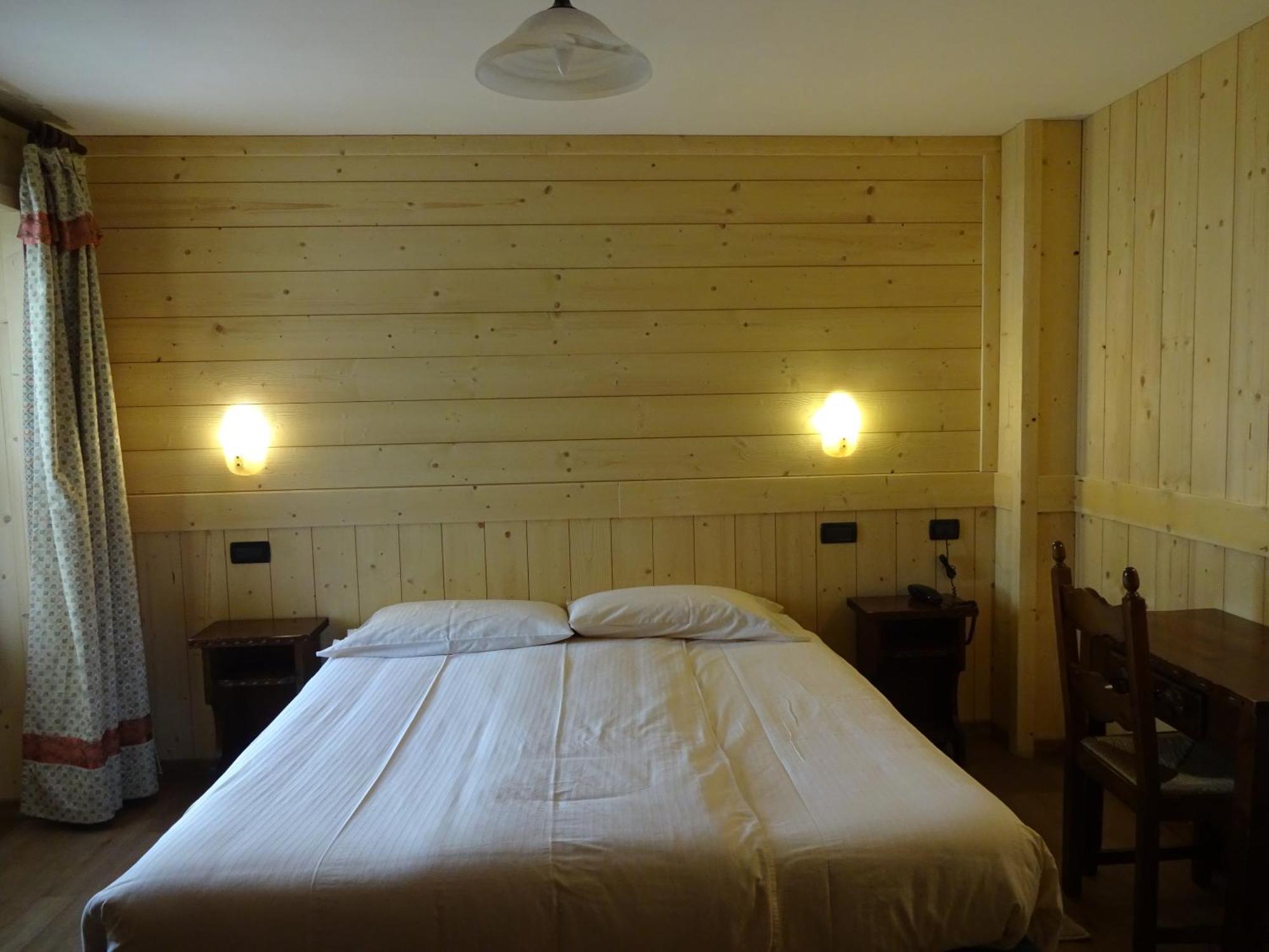 Hotel Santa San à Champoluc Extérieur photo