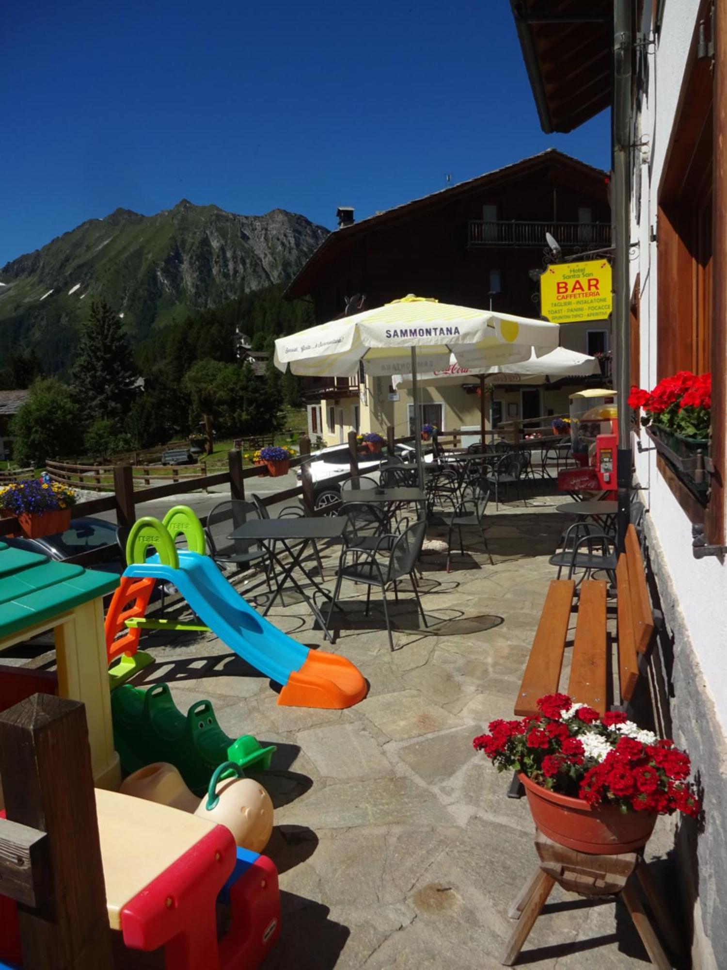 Hotel Santa San à Champoluc Extérieur photo