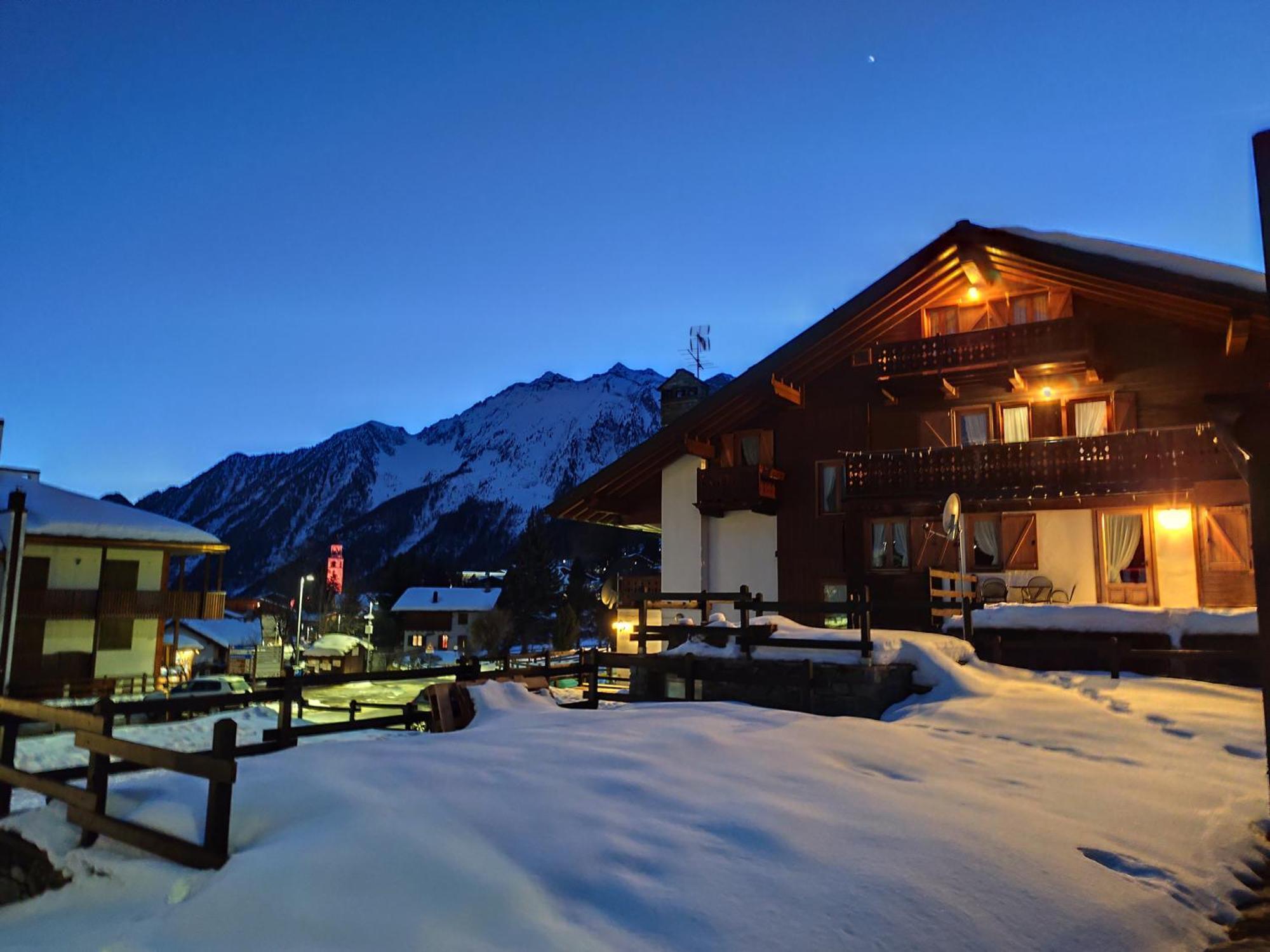 Hotel Santa San à Champoluc Extérieur photo